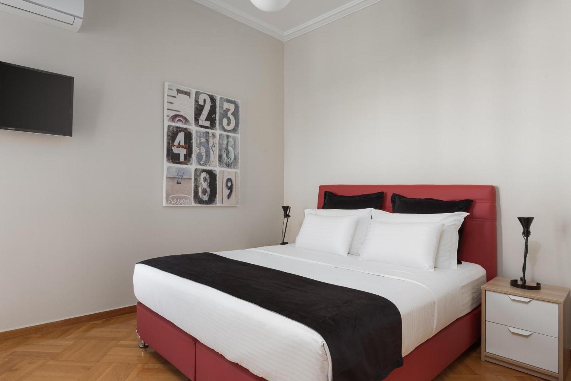 Daire Athenian Heritage Residences